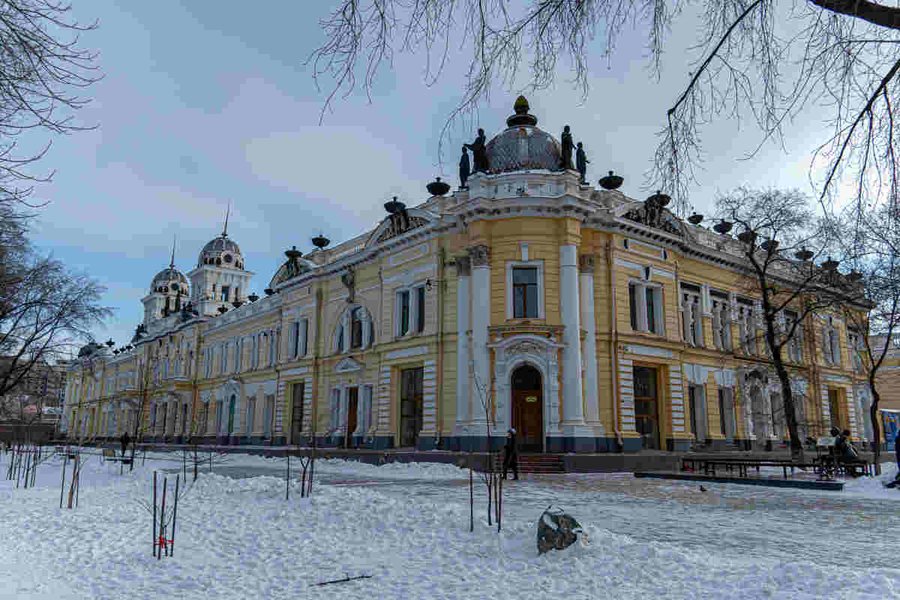 Здание торгового дома Чурина сегодня, зимой