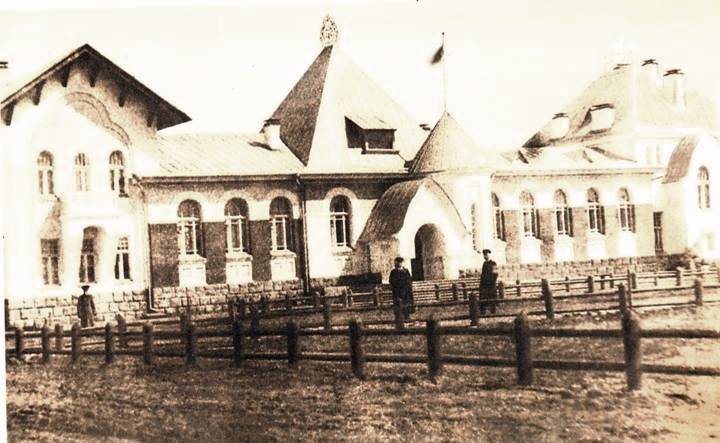 Железнодорожный вокзал Благовещенска на снимке 1910-х годов