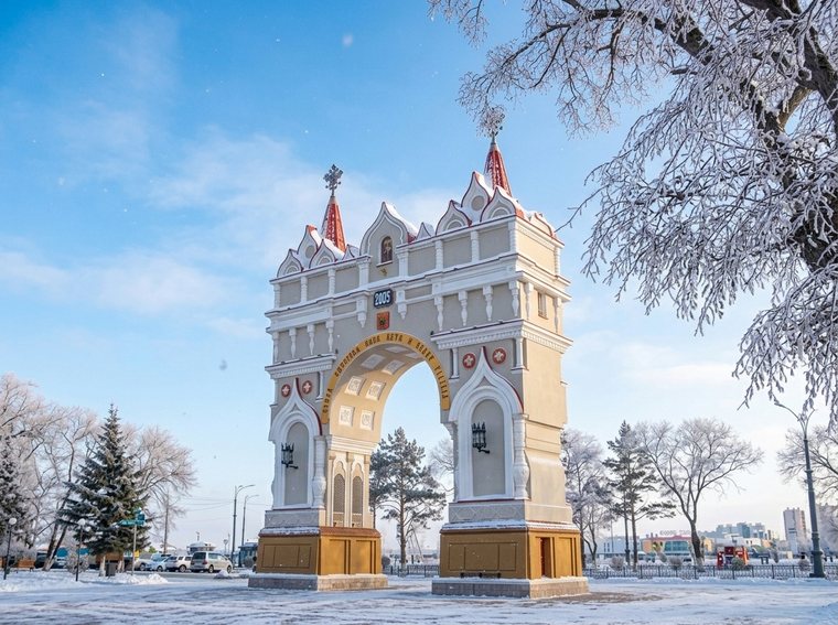 Триумфальная арка зимой, в снегу